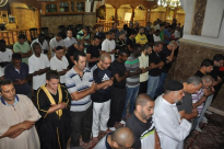 بالفيديو والصور: شعائر صلاة التراويح من مسجد يافا الكبير "المحمودية"